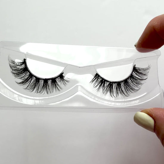 Video of Dramatic Wispy Cat Eye False Eyelashes 25mm Strip Lashes Hostile Takeover by Labo Glam