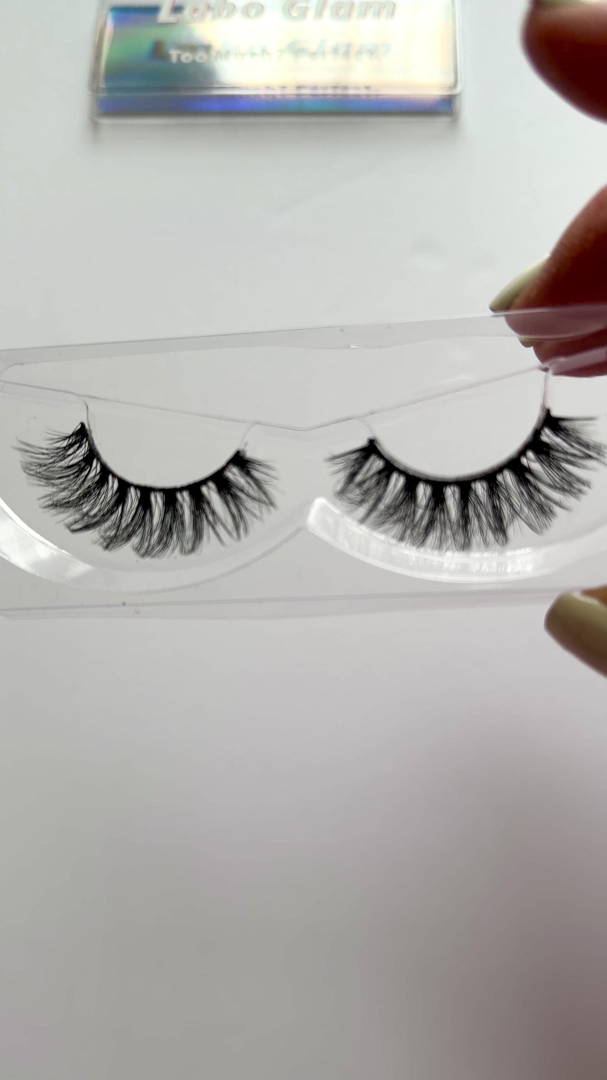Video of Wispy Cat Eye False Eyelashes 25mm Strip Lashes Touché by Labo Glam