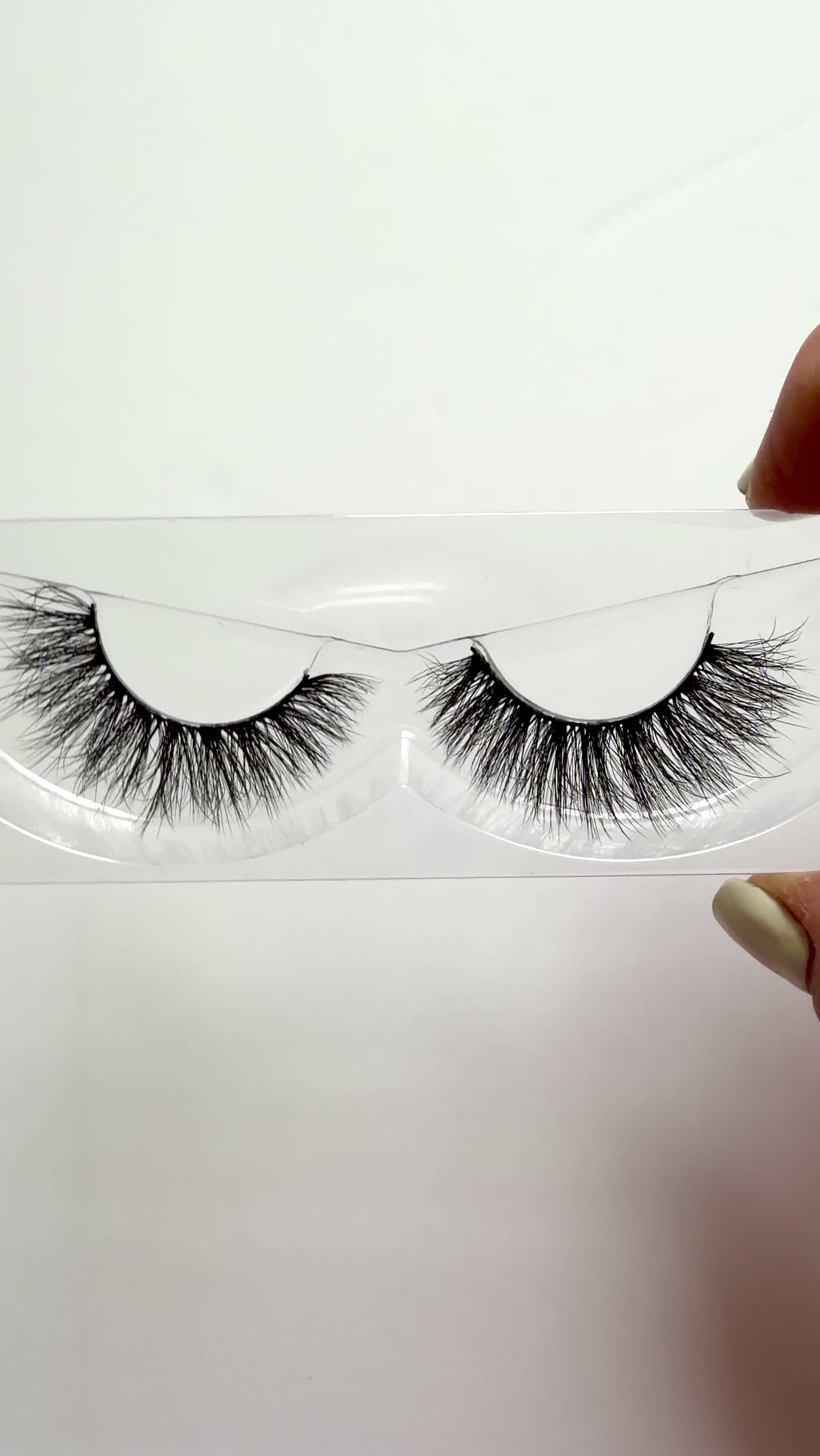 Video of Dense Fluffy Dramatic Russian Volumizing False Eyelashes 25mm Strip Lashes Velvet Doll by Labo Glam
