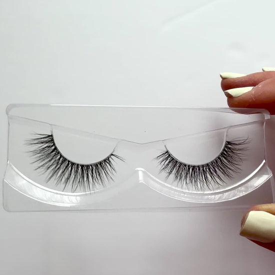 Video of Natural Wispy Invisible Band False Eyelashes 25mm Strip Lashes Naked Crush by Labo Glam