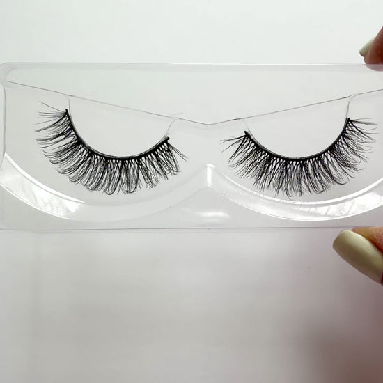 Video of Fluffy Full Volume False Eyelashes 25mm Strip Lashes That Girl by Labo Glam