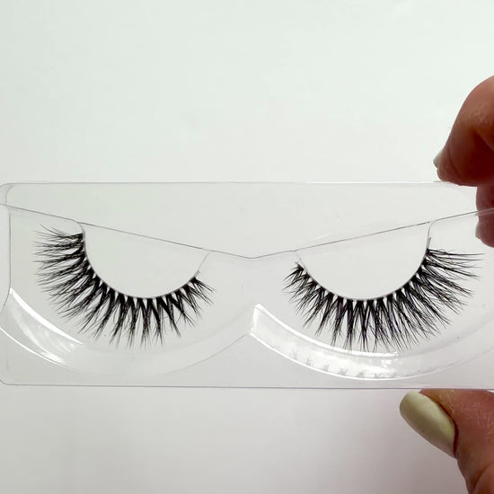 Video of Open Eye Doll Eye Wispy Invisible Band False Eyelashes 25mm Strip Lashes Attention Seeker by Labo Glam
