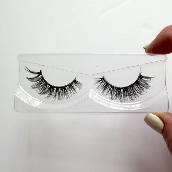 Video of Full Wispy False Eyelashes 25mm Strip Lashes Clean Money by Labo Glam